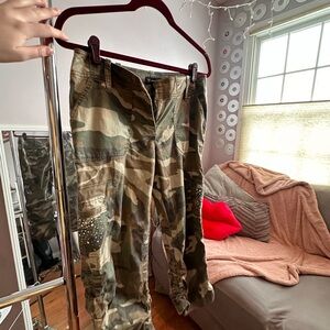 INC International Concepts Green and Brown Cargo Pants